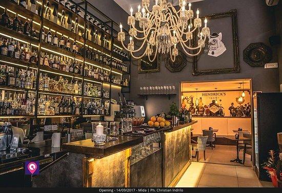 Mida Bar Wine & Mixology