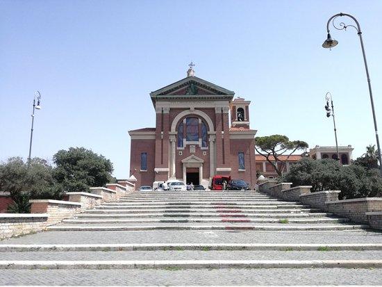 la Chiesa di Santa Maria Regina Pacis